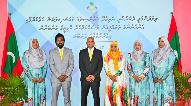ހދ. ނައިވާދޫ ކައުންސިލްގެ 5 ވަނަ ދައުރުގެ މެންބަރުން ހުވާ ކުރައްވާ 2 ވަނަ ދައުރުގެ އ.ތ.މ ކޮމިޓީގެ މެންބަރުން އިޤުރާރުގައި ސޮއިކުރައްވައިފި.